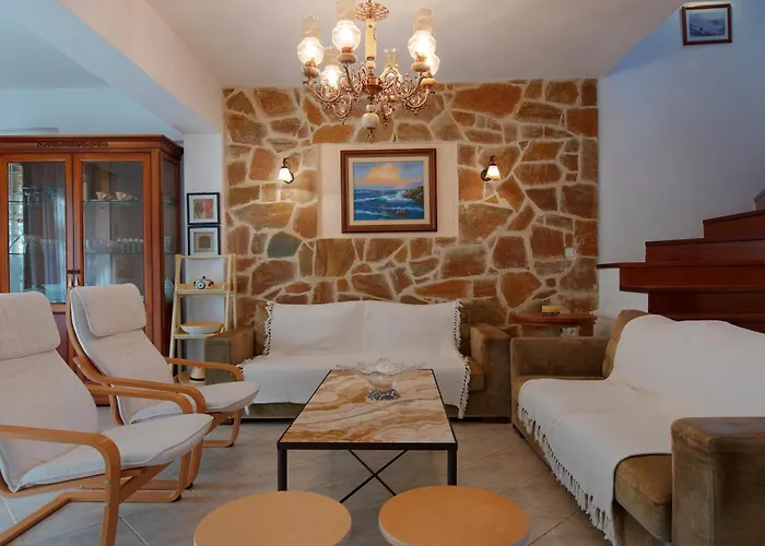 Hemera House Minthi * Каландра